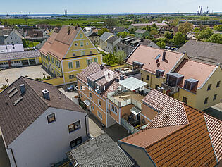 Mit sonniger Dachterrasse & Co.!